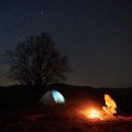 Camping mit Solarpanels: Installation, Anwendung und Effizienz im Vergleich