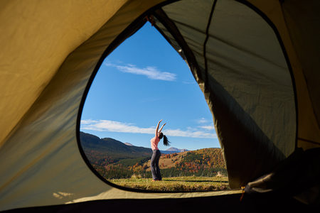 Vorteile und Nachteile von Frühbuchung versus Spontanbuchung bei Campingplätzen