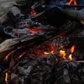 Lagerfeuer-Küche: Traditionelle deutsche Rezepte für den Feuertopf