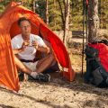 Die besten Strategien für trockenes Camping bei Dauerregen: Ausrüstung, Planung & Tricks