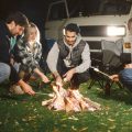 Sicheres Camping mit der Familie: Sicherheitsvorkehrungen und Erste-Hilfe-Tipps