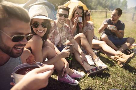 Auf dem Festival: Die besten Schlafsack- und Isomatten-Tipps für Musikfans
