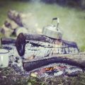Ausrüstungstipps für extreme Kälte: Was beim Wintercamping in den Bergen nicht fehlen darf
