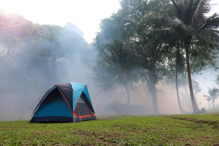 Kochen und Essen beim Familien-Camping: Einfache und leckere Rezepte für Groß und Klein