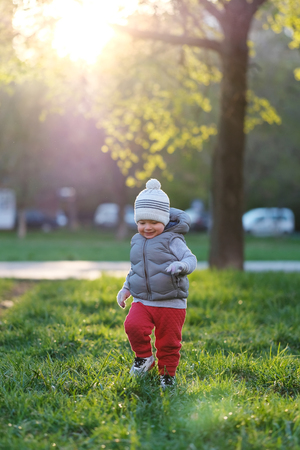 Umfassende Sicherheitsvorkehrungen für Familiencamping mit Kleinkindern und Babys