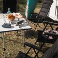 Gemeinsam lachen: Teambuilding-Spiele für die Familie auf dem Campingplatz