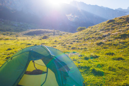 Wichtige Vertragsbedingungen und Stornierungsregeln bei der Buchung von Campingplätzen in Deutschland