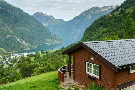 Sicher unterwegs: Wetter, Ausrüstung und Vorbereitung beim Camping in Hochlagen